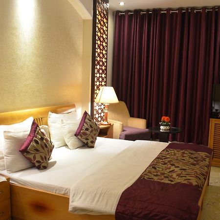 Hotel Emperor Palms New Delhi Eksteriør billede