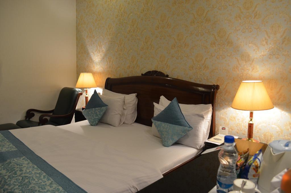 Hotel Emperor Palms New Delhi Eksteriør billede
