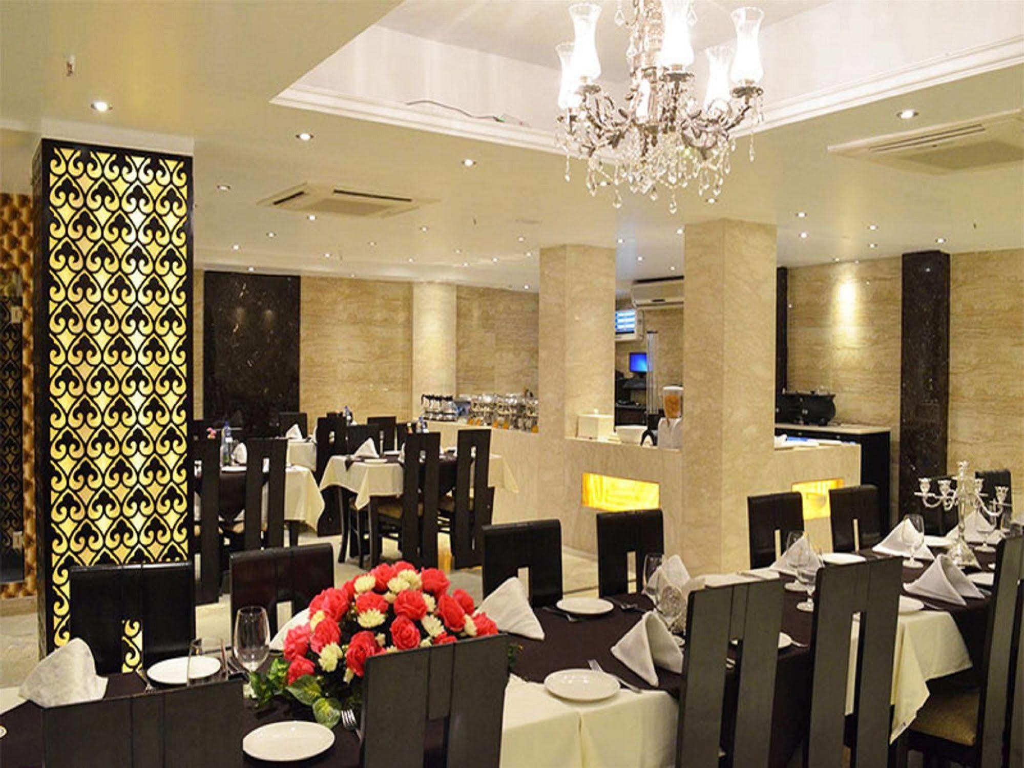 Hotel Emperor Palms New Delhi Eksteriør billede